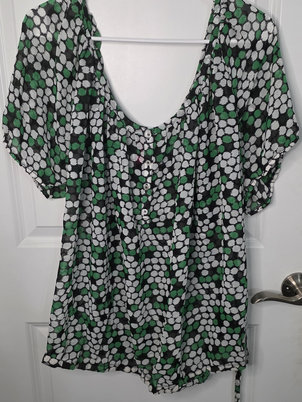 Pure Energy Black, White & Green Printed Scoop-Neck Top